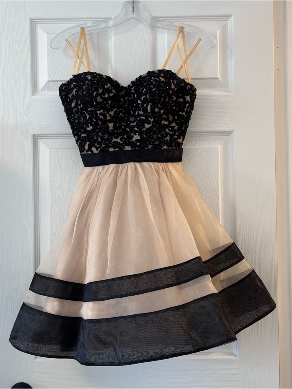 Prom dress🩷 La Femme chic strapless dress.